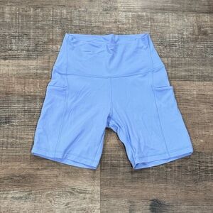 EUC Aritzia Golden Butter Cheeky 7” Short with Pockets